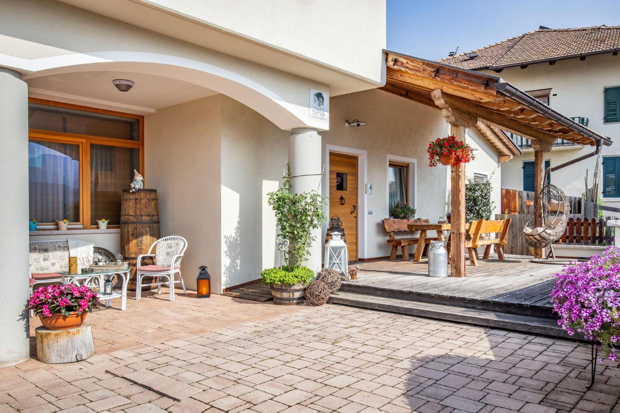Horse House Bed & Breakfast Romallo Exterior foto